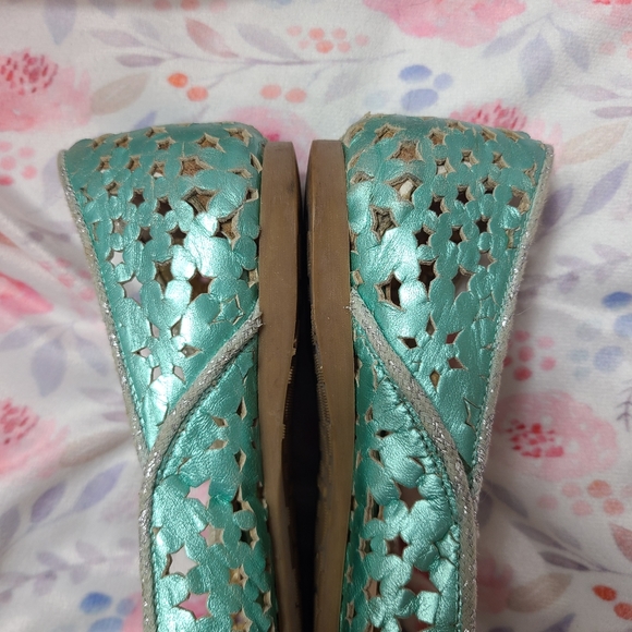 JIMMY CHOO ๐ฆ vintage peacock metallic cosmic stars cut out square toe flats ๐ฆ - Picture 6 of 15